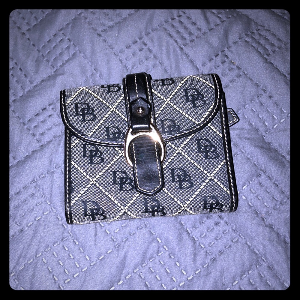 New with out tags Dooney&Bourke wallet